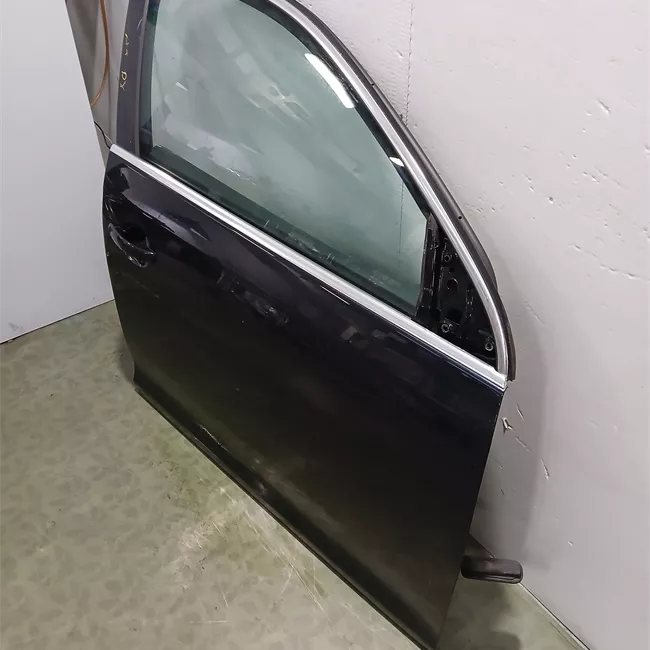 Porta anteriore destra