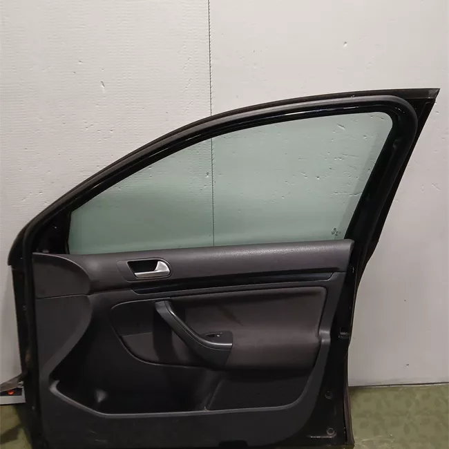 Porta anteriore destra