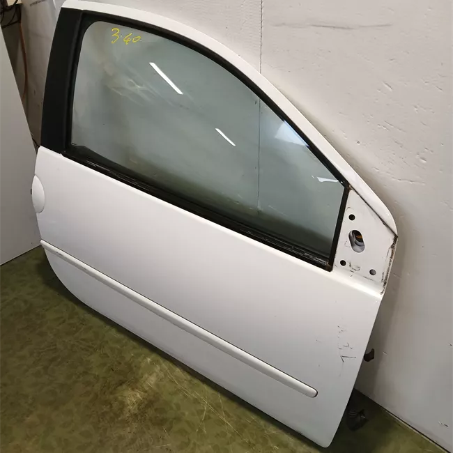 Porta anteriore destra