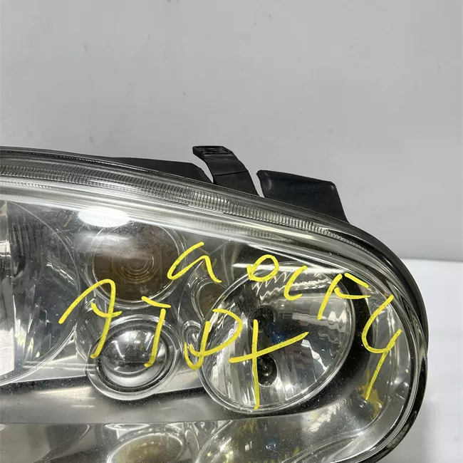 Proiettore destro con fendinebbia