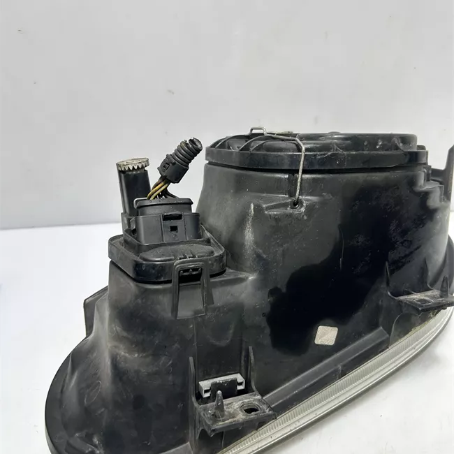 Proiettore destro con fendinebbia