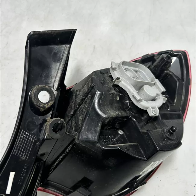 Fanale posteriore parte esterno sinistro