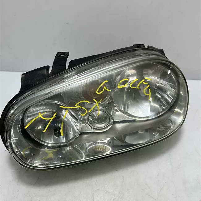 Proiettore sinistro con fendinebbia