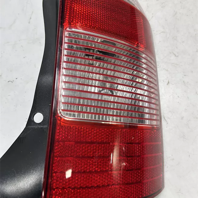 Fanale posteriore destro 11/04<