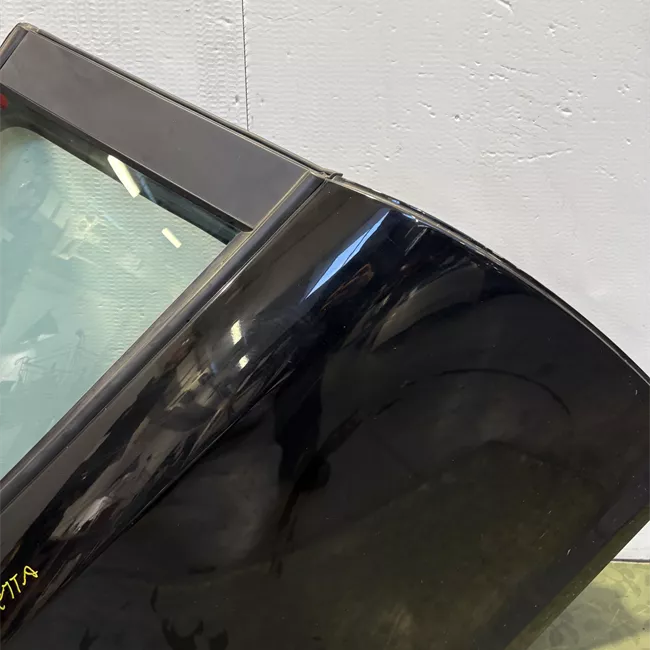 Porta posteriore destra