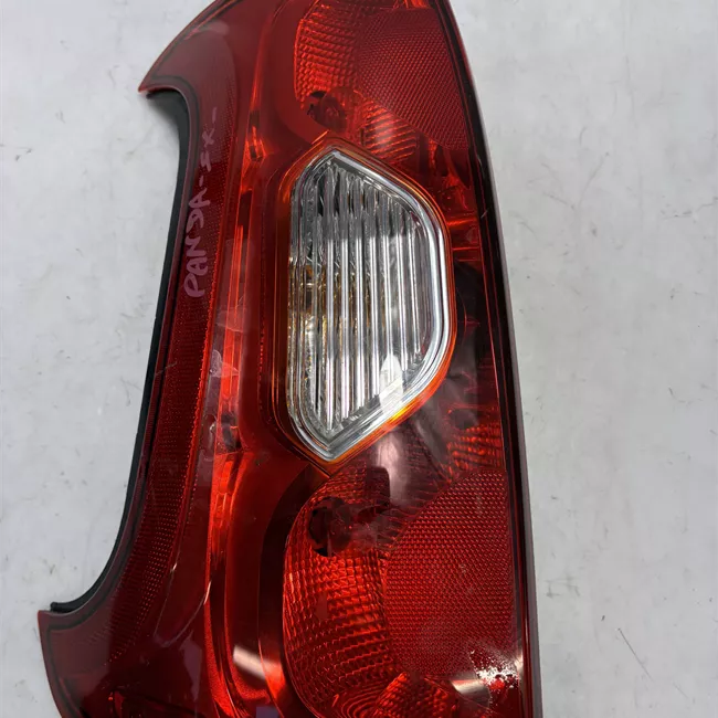 Fanale posteriore sinistro