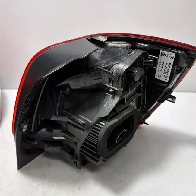 Fanale posteriore sinistro con retromarcia