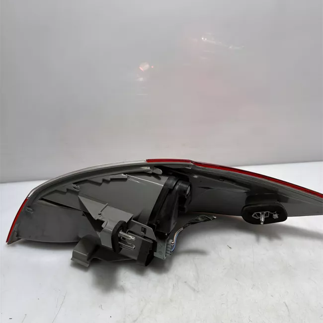 Fanale posteriore parte esterno sinistro