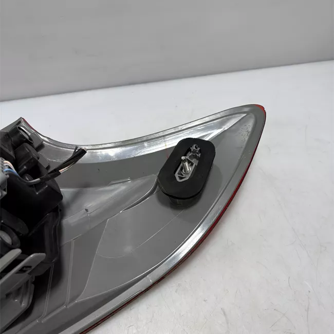 Fanale posteriore parte esterno sinistro