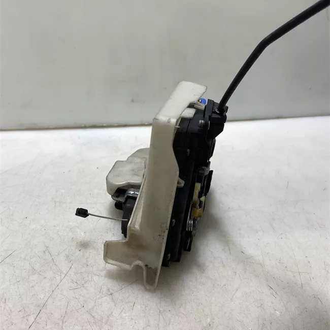 Serratura porta anteriore sinistra