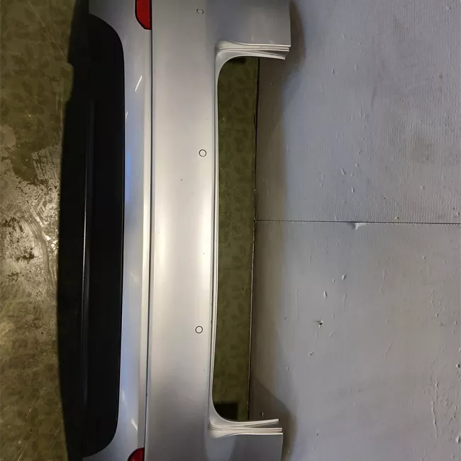 Paraurti posteriore con primer/sens parch