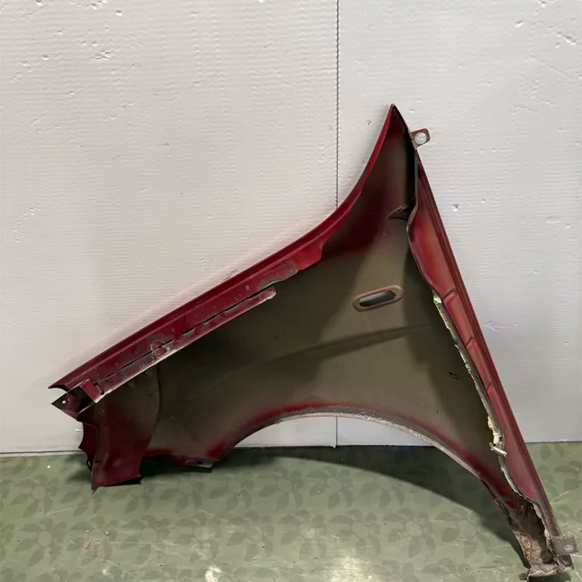 Parafango anteriore destro