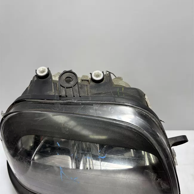 Proiettore destro con fendinebbia