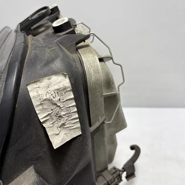 Proiettore destro con fendinebbia