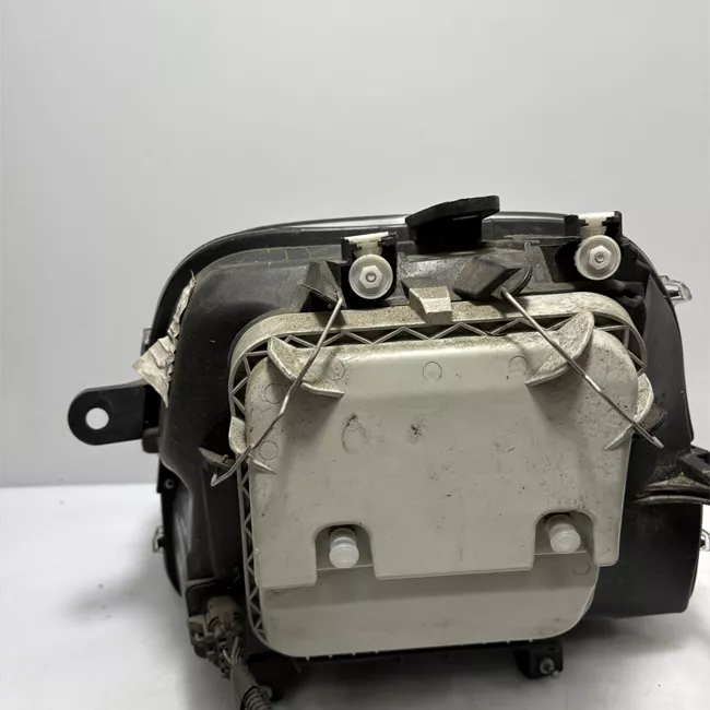 Proiettore destro con fendinebbia