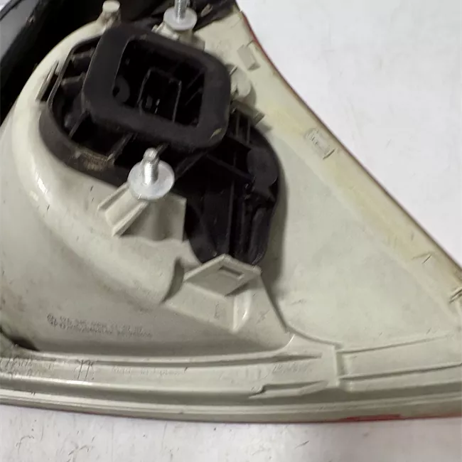 Fanale posteriore parte esterno sinistro