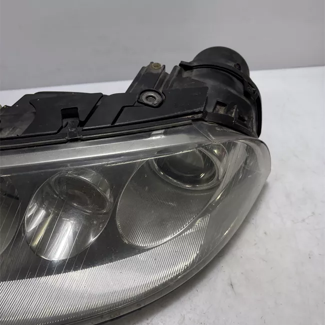 Proiettore con regolatore altezza sinistro Xeno