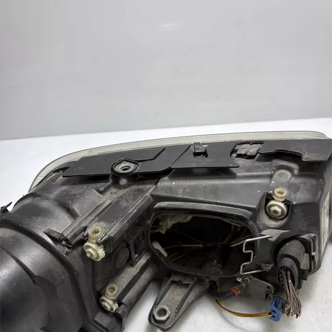 Proiettore con regolatore altezza sinistro Xeno