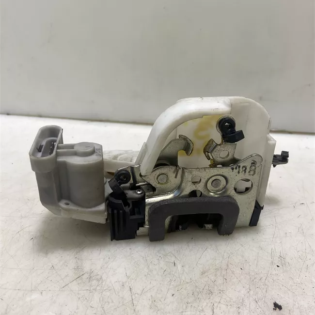 Serratura porta anteriore destra