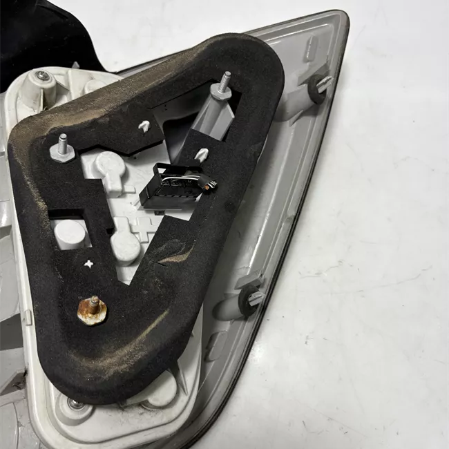 Fanale posteriore sinistro