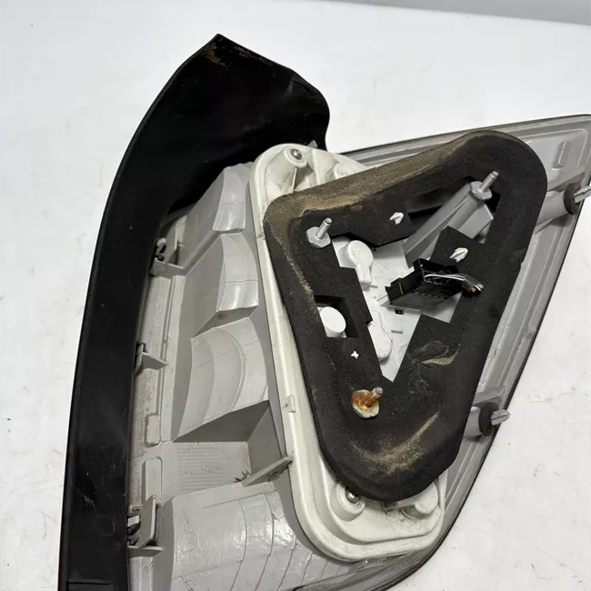 Fanale posteriore sinistro