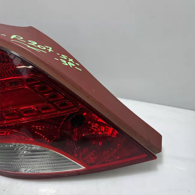 Fanale posteriore sinistro