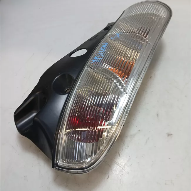 Fanale posteriore sinistro