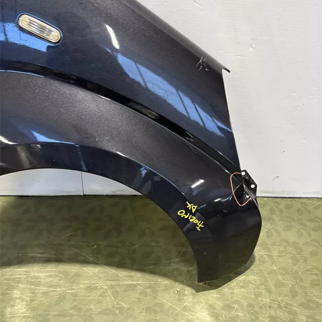 Parafango anteriore destro