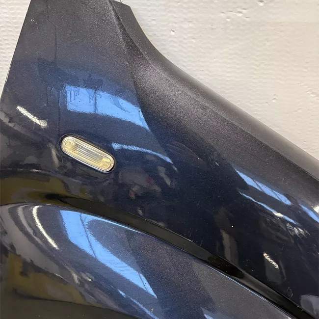 Parafango anteriore destro