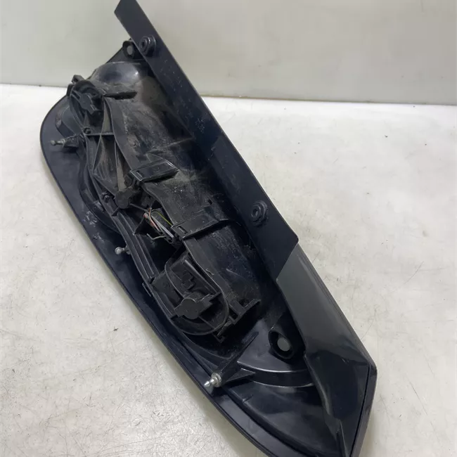 Fanale posteriore sinistro 04-05>