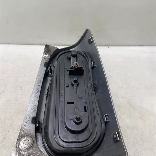 Fanale posteriore sinistro