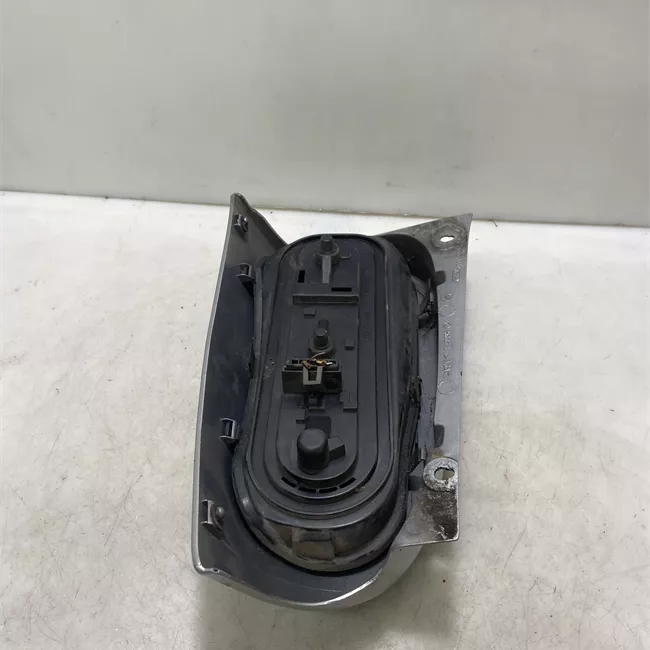 Fanale posteriore sinistro