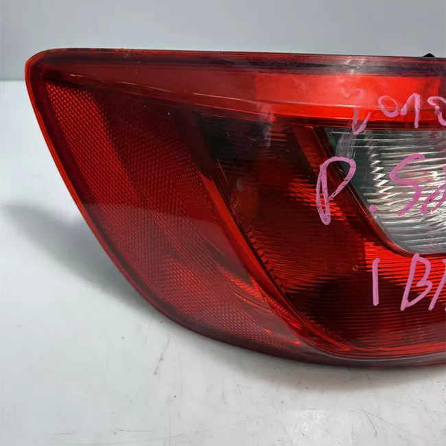 Fanale posteriore parte esterno sinistro