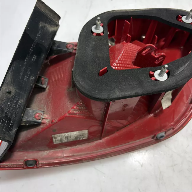 Fanale posteriore parte esterno sinistro