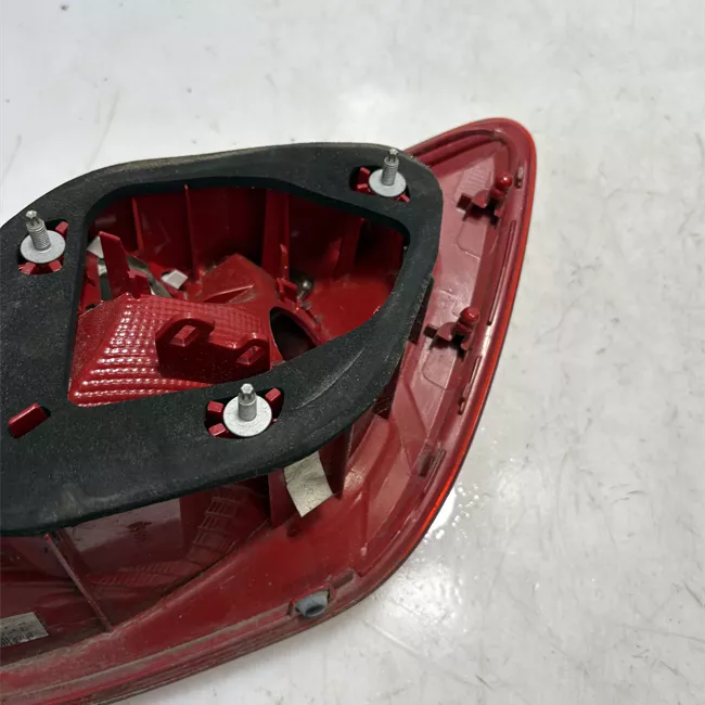 Fanale posteriore parte esterno sinistro