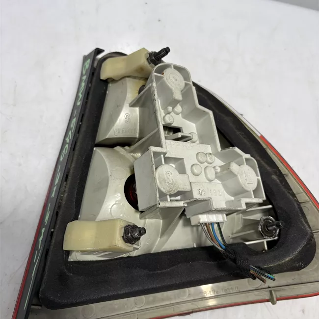 Fanale posteriore parte esterno sinistro Indicatori Direzione Bianchi