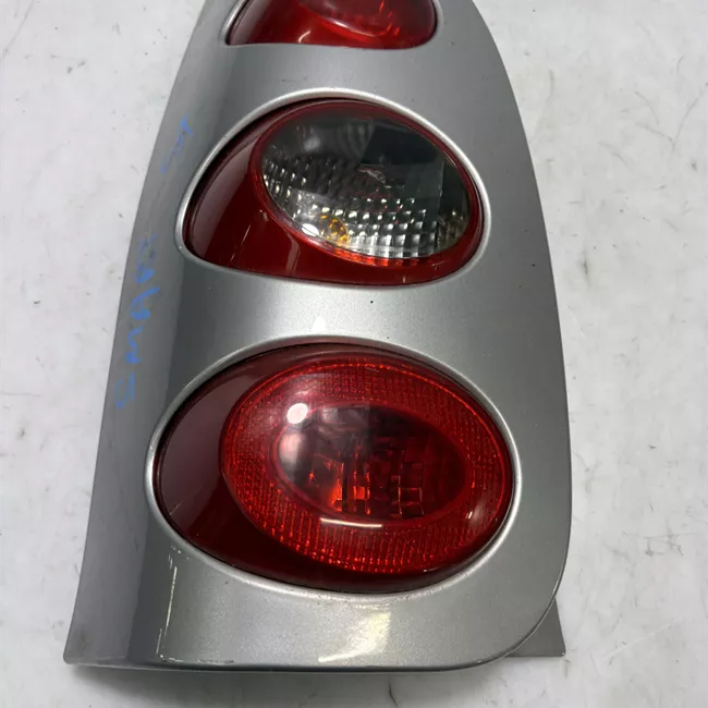 Fanale posteriore sinistro con cellula di sicurezza antracite