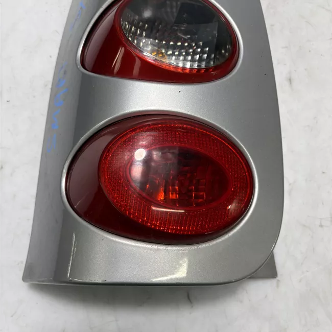 Fanale posteriore sinistro con cellula di sicurezza antracite