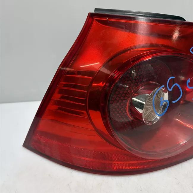 Fanale posteriore parte esterno sinistro