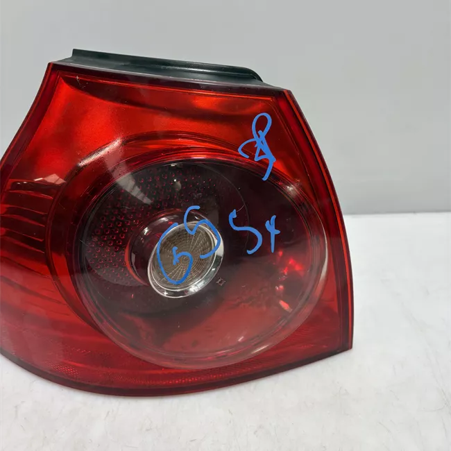 Fanale posteriore parte esterno sinistro