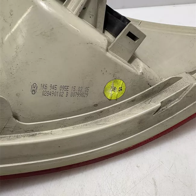 Fanale posteriore parte esterno sinistro