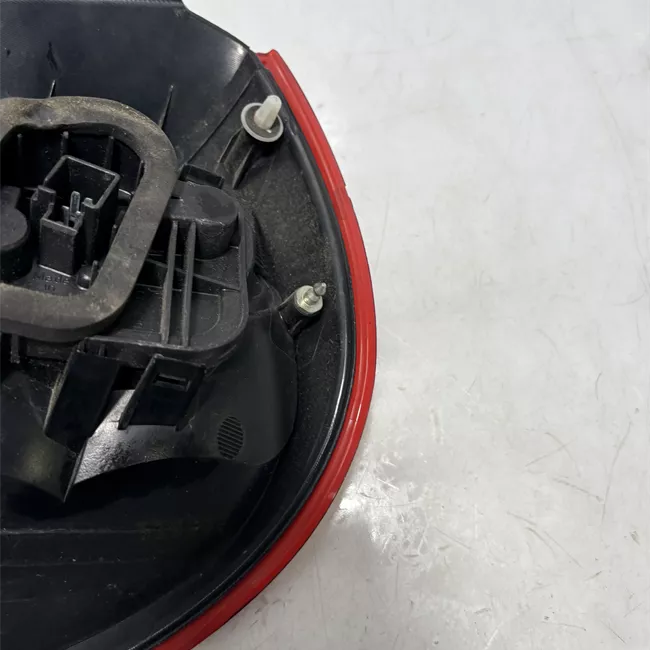 Fanale posteriore parte esterno sinistro