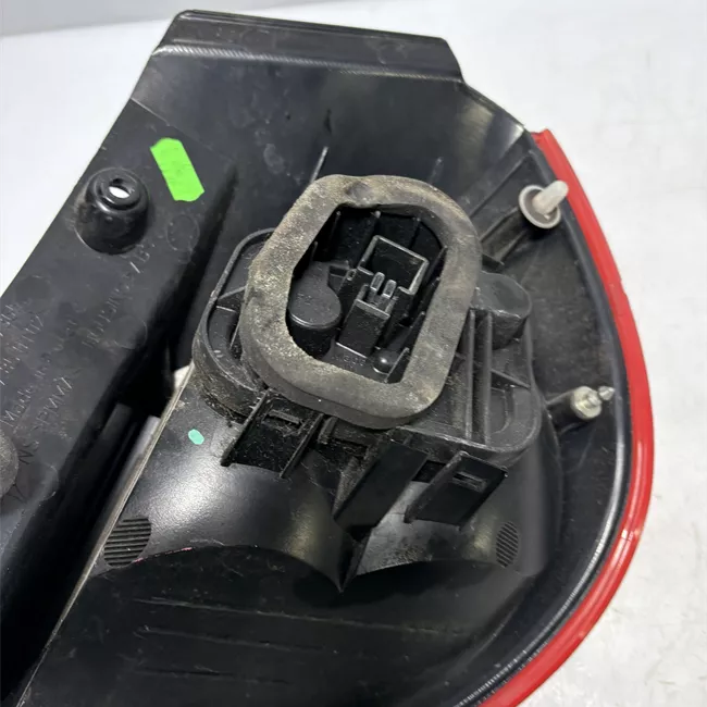 Fanale posteriore parte esterno sinistro