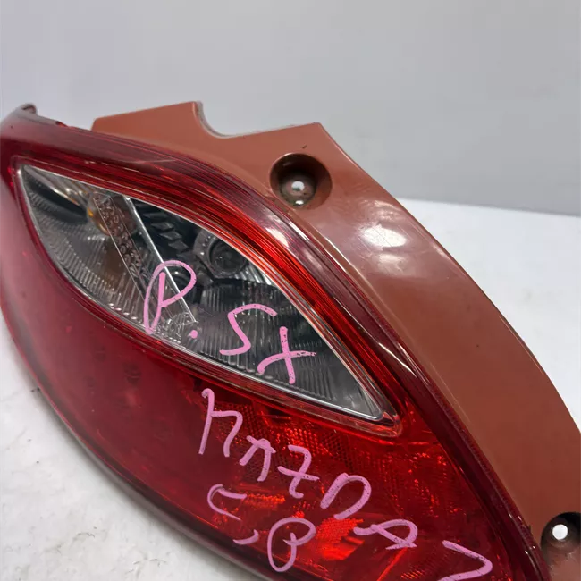 Fanale posteriore sinistro