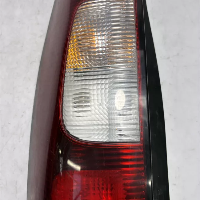 Fanale posteriore sinistro 02-02-06>