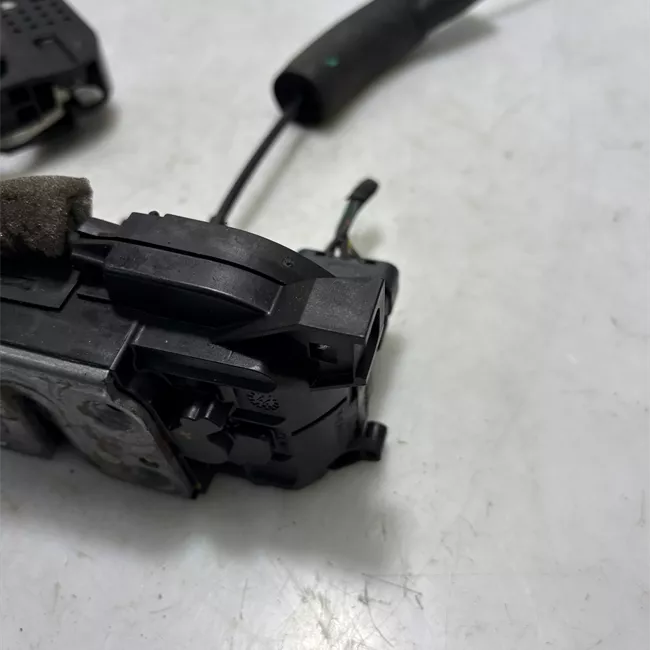 Serratura porta posteriore destra con bloccag. elettrica , critalli elettrico