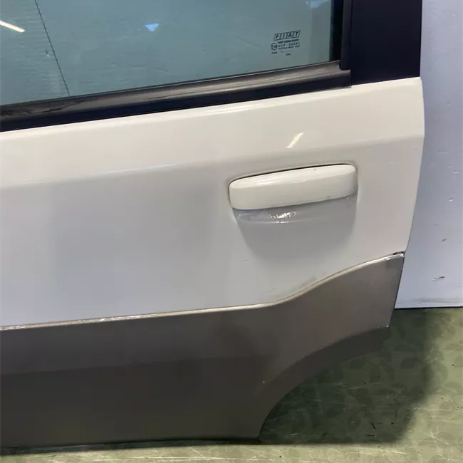 Porta posteriore sinistra