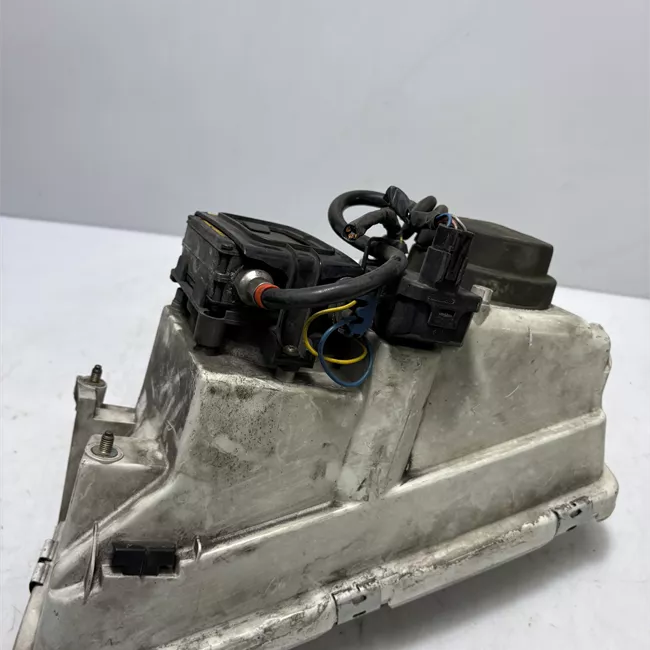 Proiettore destro Xeno