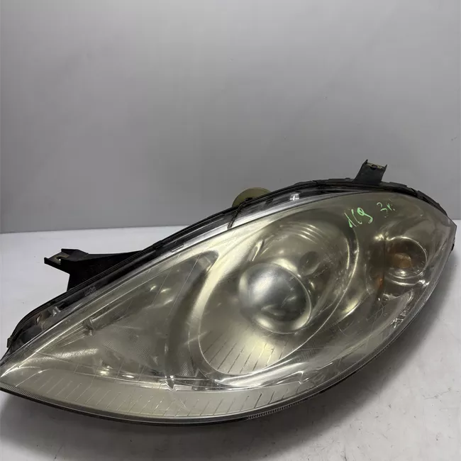 Proiettore sinistro Avantgarde