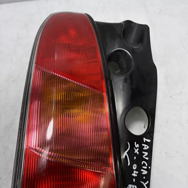 Fanale posteriore sinistro